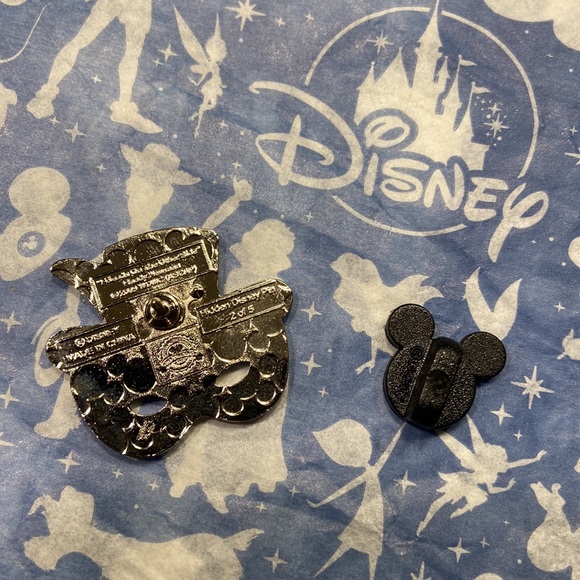 Disney Dr. Facilier Masquerade Mask Pin - Picture 2 of 2
